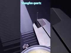 นี่คือหลอดฝอยควอตซ์ที่มีความหนาใกล้เคียงกับเส้นผม